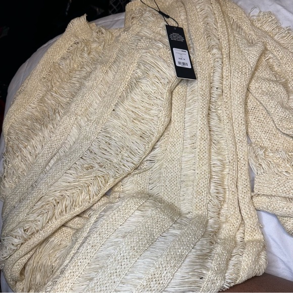 Elegant Cream Knit Dress - Picture 5 of 5